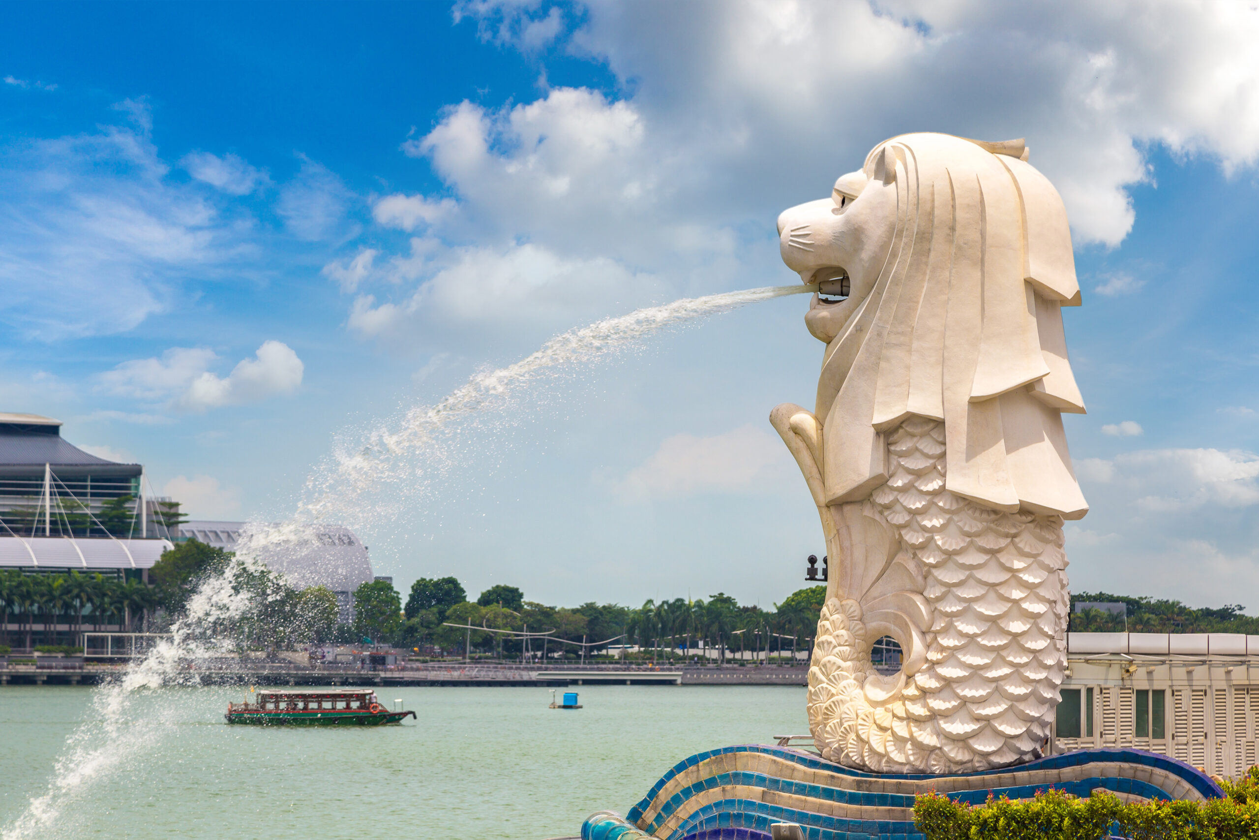 The Merlion fountain statue - symbol of Singapore